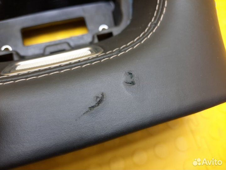 Б/У центральная консоль Состояние на фото, есть