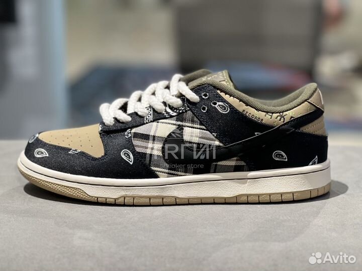 Кроссовки Nike SB Dunk Low Travis Scott