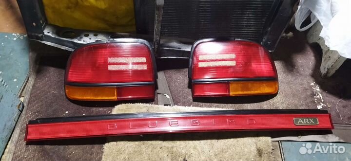 Стоп-сигнал Nissan Bluebird 1991-1993 U13, задний