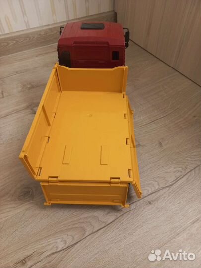 Самосвал с погрузчиком Bruder