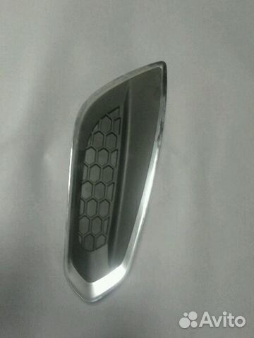 Вольво S-60. Заглушка бампера