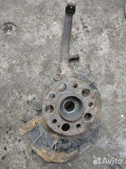 Передний правый поворотный кулак mercedes Е211