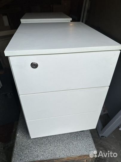 Тумбочка офисная выкатная