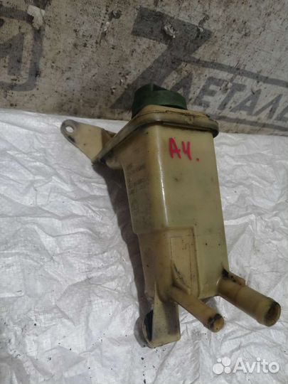 Бачок гура Audi A4