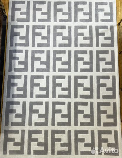 Ковер Fendi