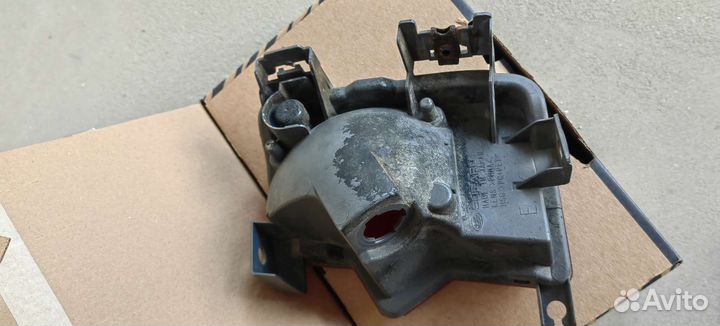 Задняя противотуманная фара Subaru