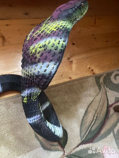 Игрушечная змея