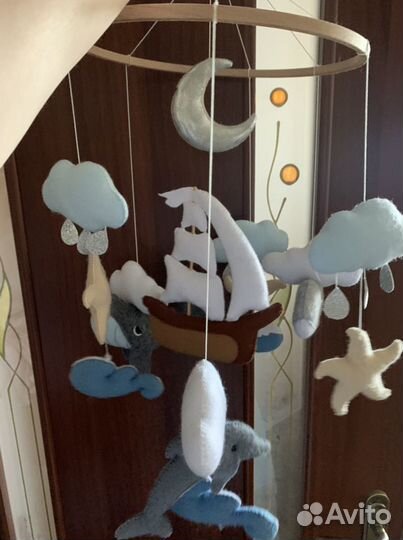 Мобиль на кроватку из фетра