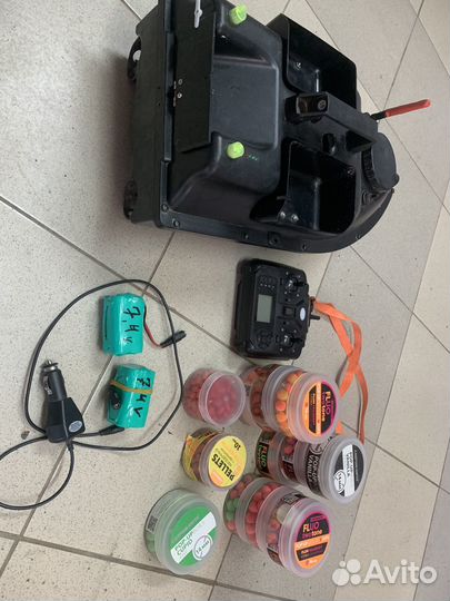 Прикормочный кораблик для рыбалки