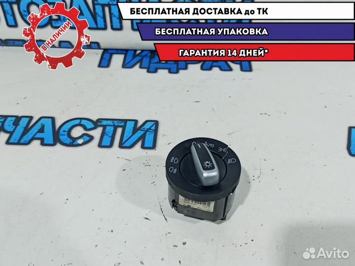 Переключатель света фар Volkswagen Tiguan 3C894143