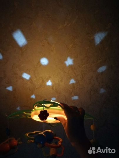 Мобиль музыкальный с проектором