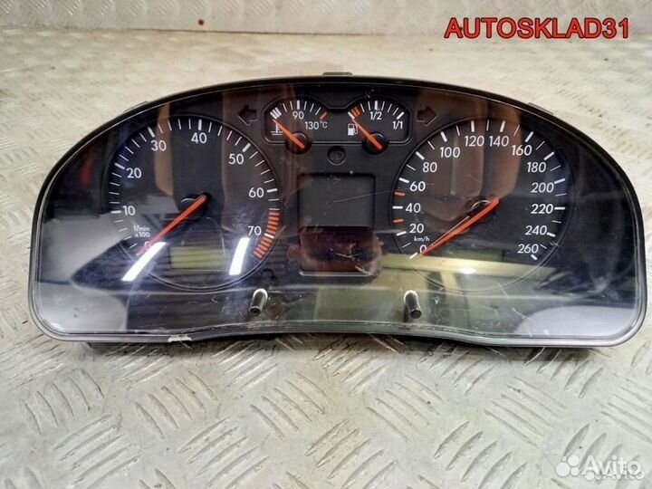 Панель приборов Volkswagen Passat B5 3B0920822X
