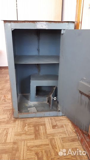 Шкаф металлический двухсекционный