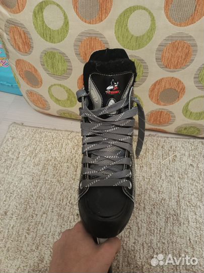 Коньки хоккейные