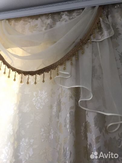 Шторы с ламбрекеном и тюль