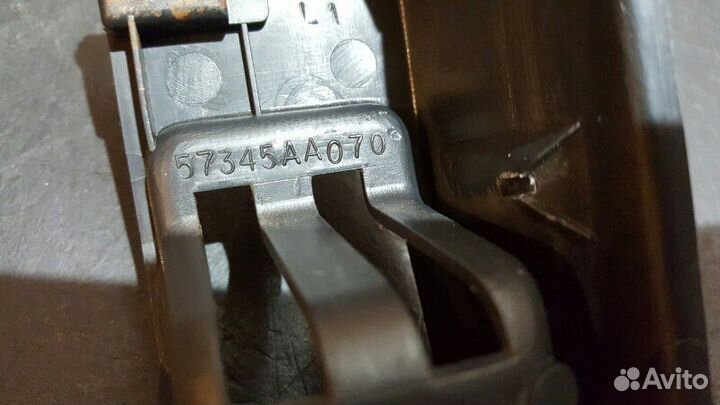 Накладка кронштейна открывания багажника Subaru