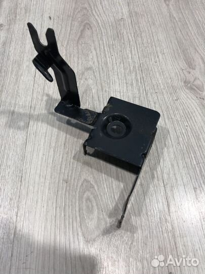 Кронштейн крепление блока ABS абс Renault sandero