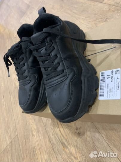 Кроссовки для девочки,черные