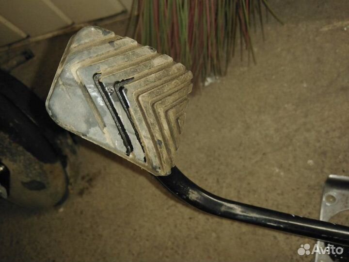 Педаль тормоза Hyundai Solaris хэтчбэк G4FA 2013