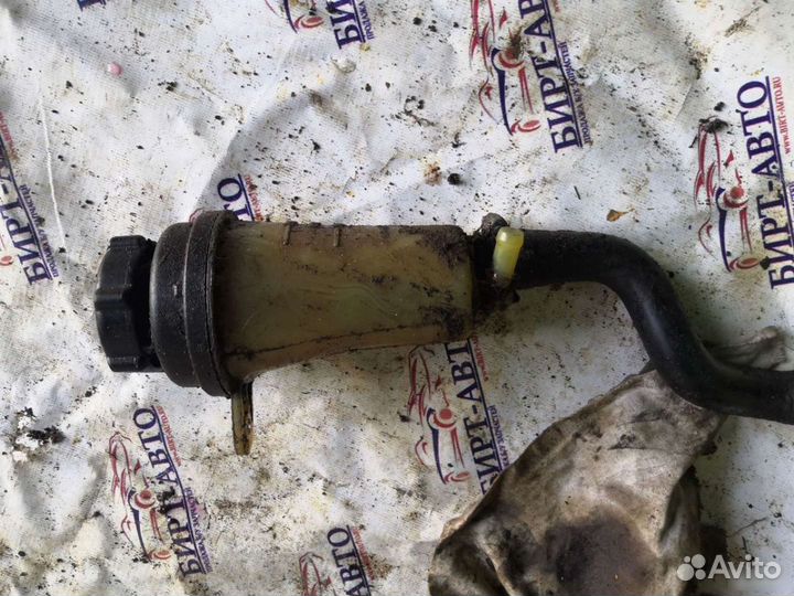 Бачок гура Ford focus 2