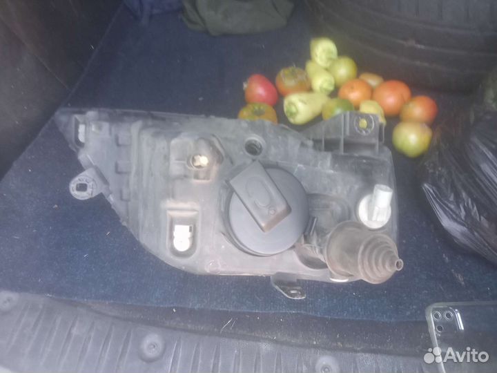 Фара на ларгус