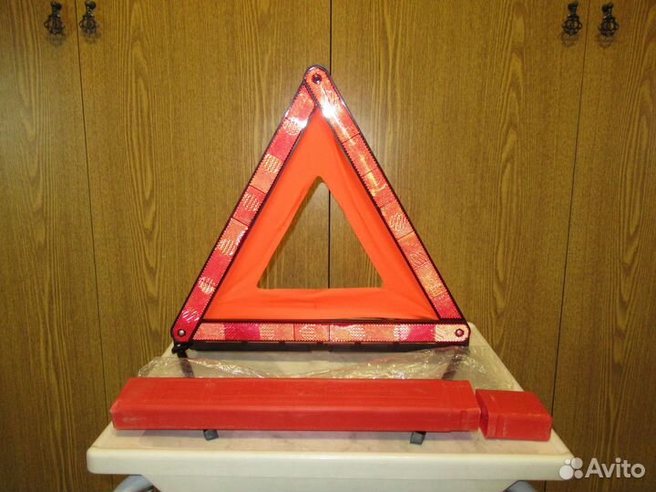 Знак аварийной остановки в футляре. Зеленоград