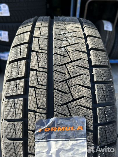 Pirelli Formula Ice FR 215/60 R16 99T