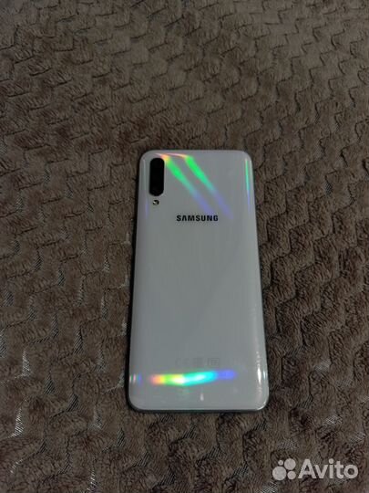 Samsung Galaxy A50, 4/64 ГБ
