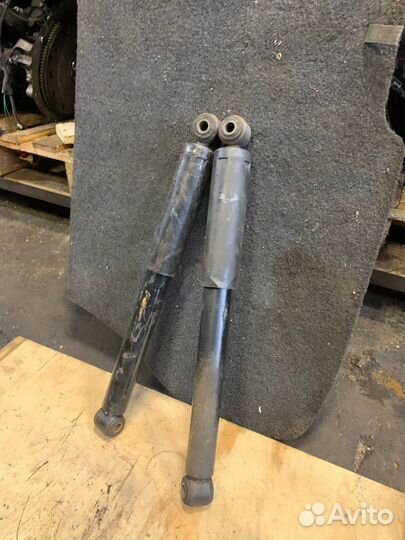 Амортизатор задней подвески Mercedes Benz vito W63