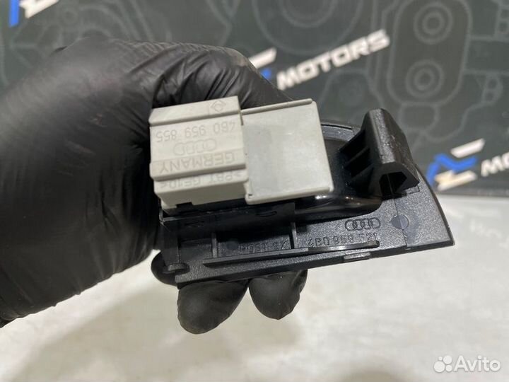 Кнопка стеклоподъемника левая Audi Allroad C5 BAS