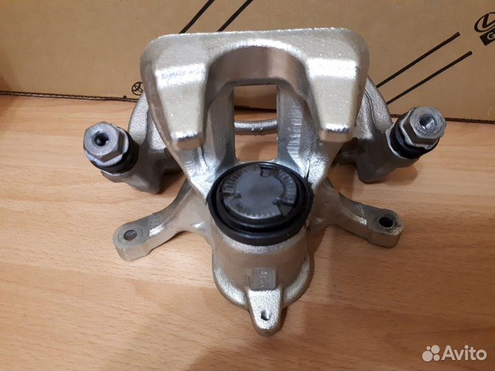 Тойота C-HR суппорт задний левый