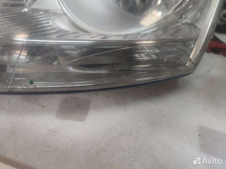 Фара левая vw jetta golf 5