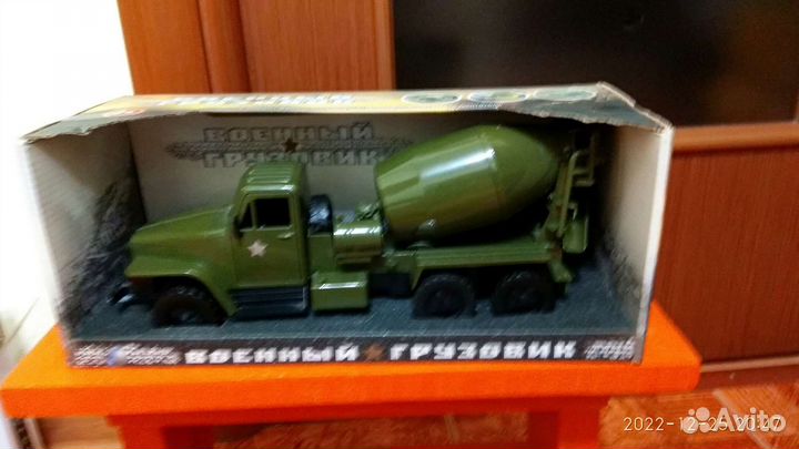 Военный грузовик, новый