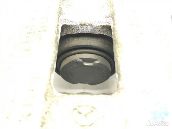 Суппорт тормозной задний правый Mazda 3 BP PE / P5