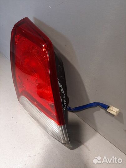 Фонарь задний левый Toyota Land Cruiser 200