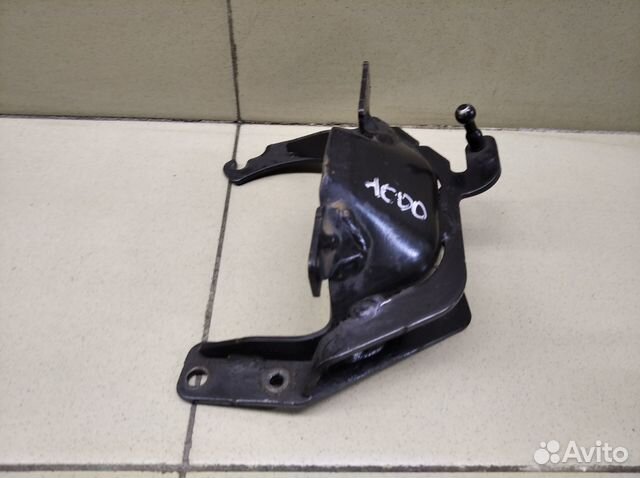 Кронштейн Kuga 2008-2012