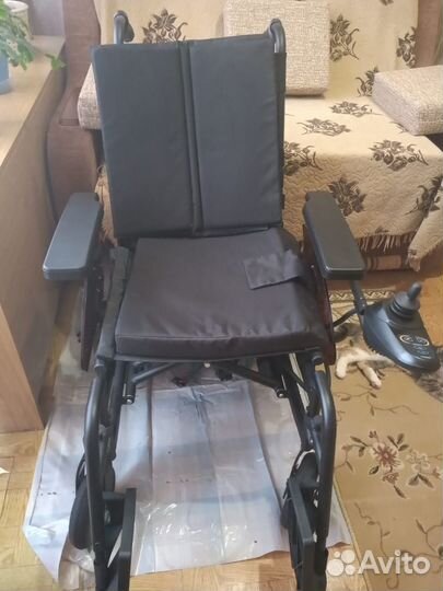Инвалидное кресло с электроприводом
