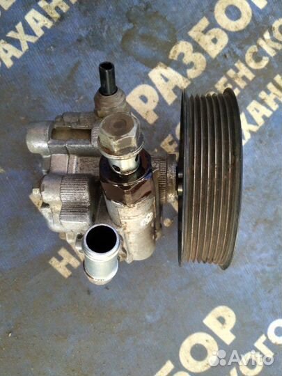 Гур. Toyota Noah минивен 1AZ-FSE 2004