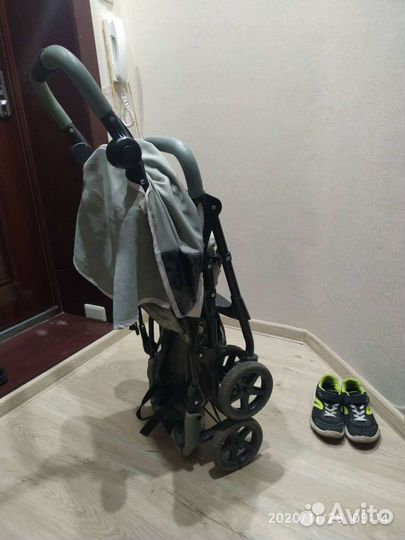 Прогулочная коляска
