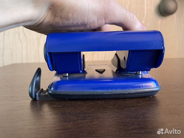 Мощный дырокол Sax 518