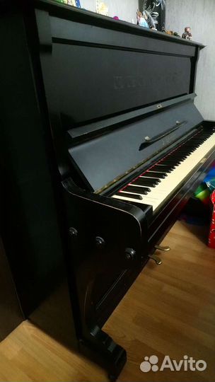 Пианино J. Becker