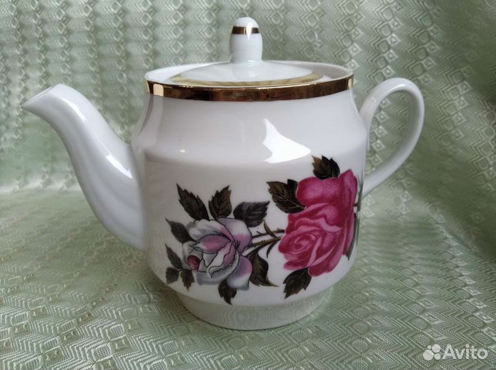 Чайник фарфоровый