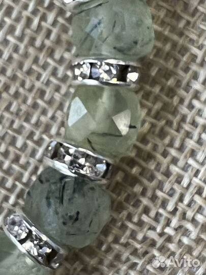 Браслет из пренита