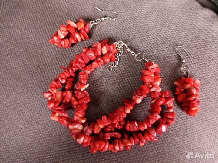 Комплект из коралла
