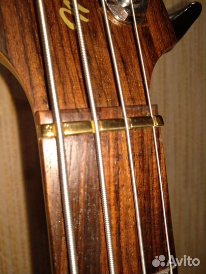 Бас-гитары Yamaha MB 40 MotionB, trbx 504 TBN