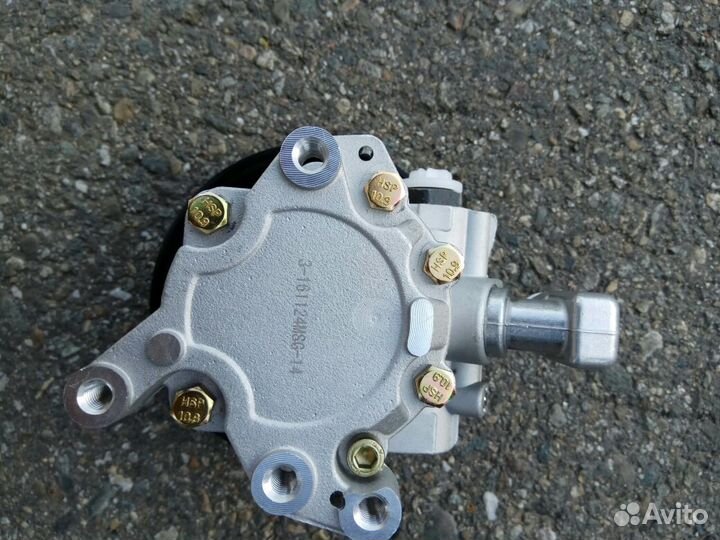 Насос гидроусилителя руля на Мерседес