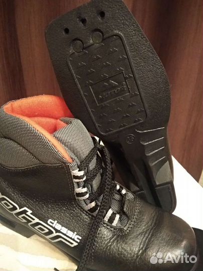 Лыжные ботинки classic motor размер 35
