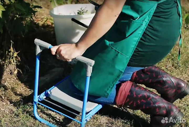 Скамейка садовая с мягким сиденьем складная Ника