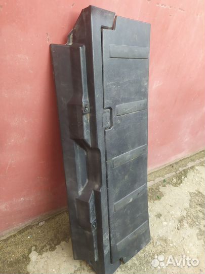 Peugeot 4007 обшивка откидного борта