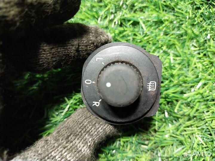 Переключатель регулировки зеркала Volkswagen Polo